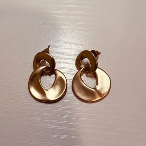 Elegant Gold Hoop Earrings